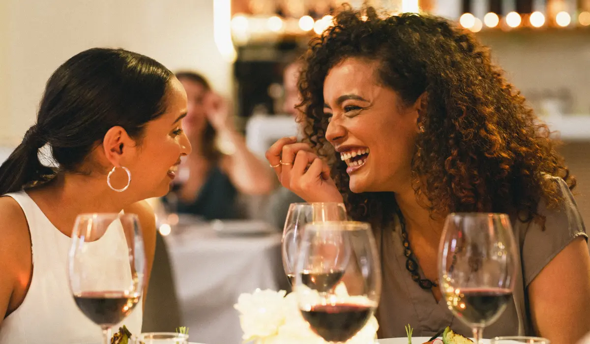 Un diner au restaurant entre copine