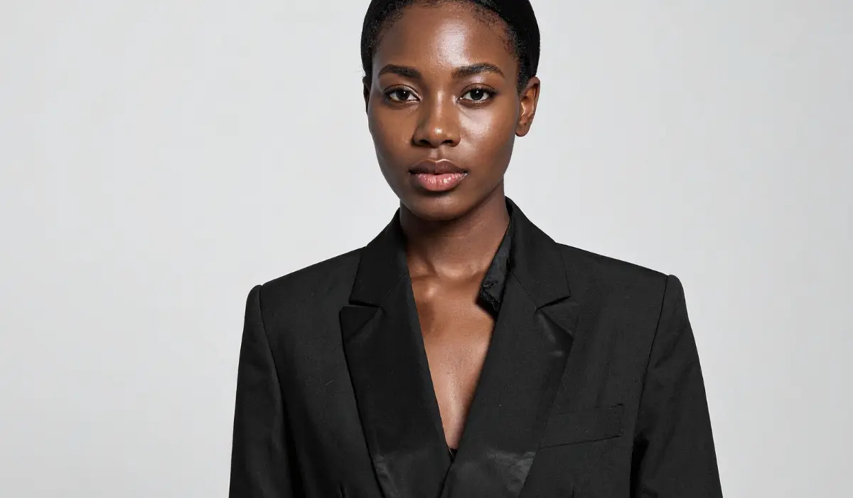 jeune femme noire suite séance ultracol 200