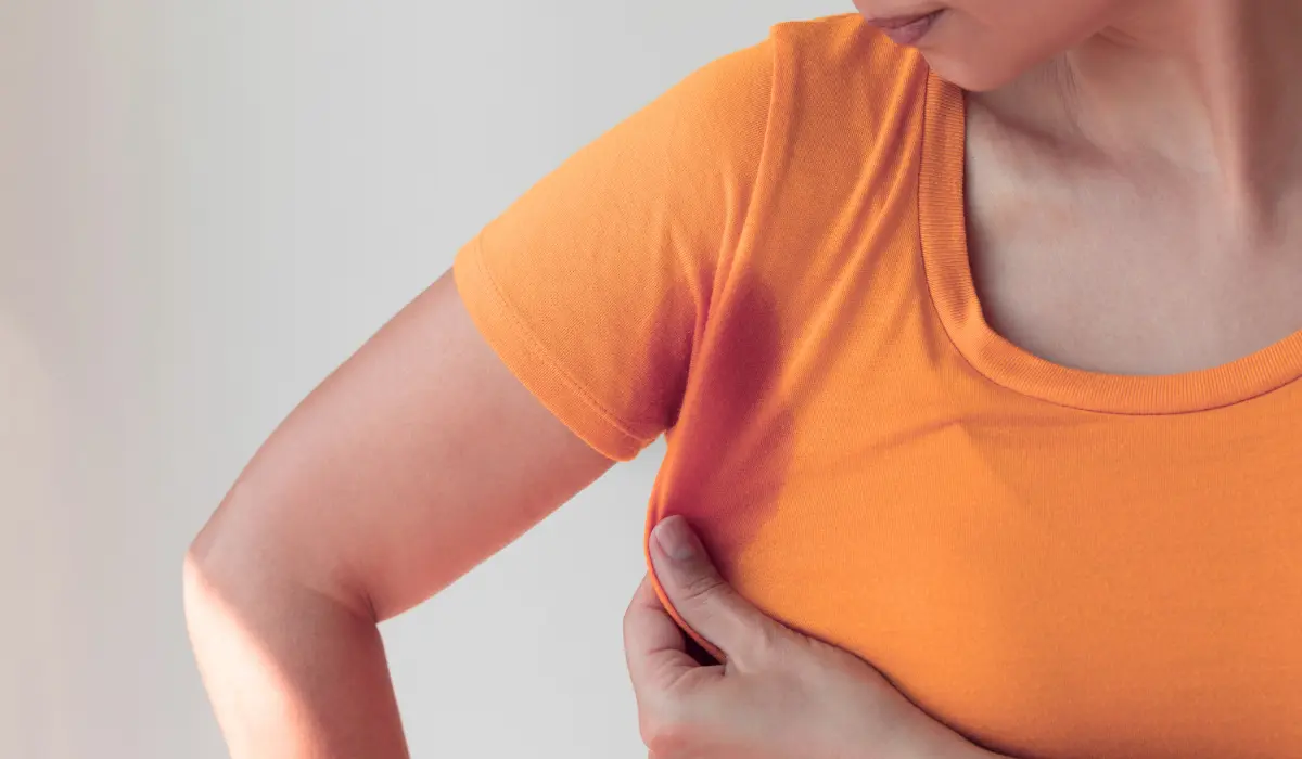 jeune femme atteinte d'hyperhidrose
